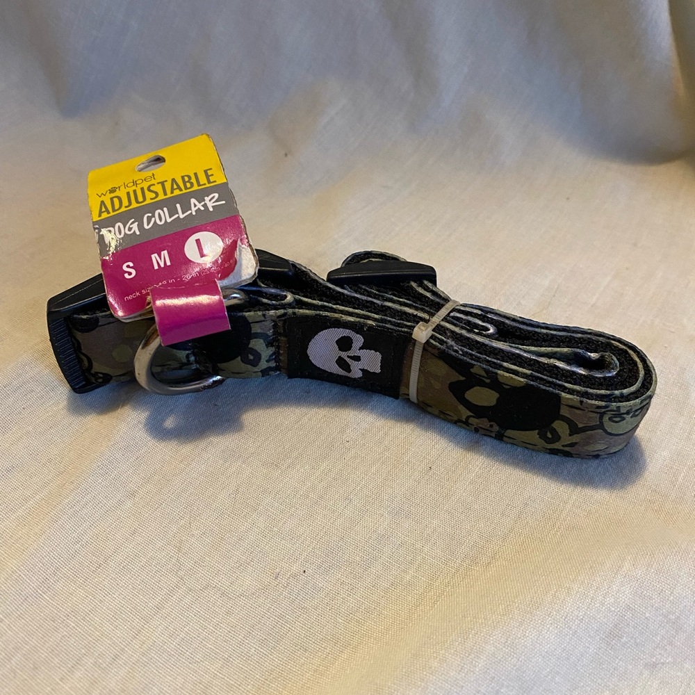 NEW Worldpet Adjustable Dog Collar Large Skulls- Fits neck 16-26”